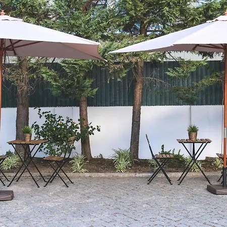 בית הארחה 4u Vi Airport