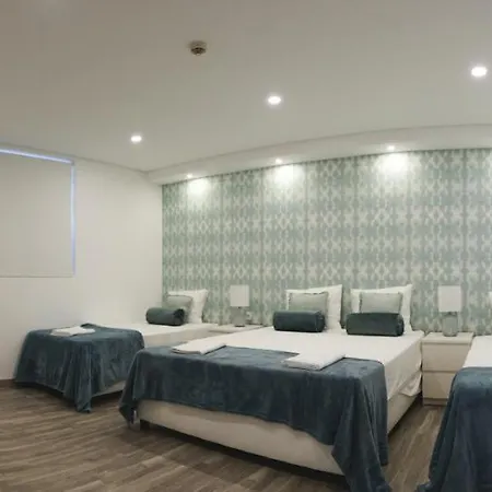 4u Vi Airport ליסבון