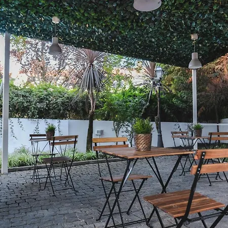 4u Vi Airport בית הארחה ליסבון